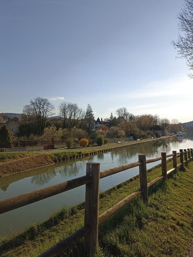 Gîte Le 16, Sous Les Trémières Fleurey-sur-Ouche Esterno foto