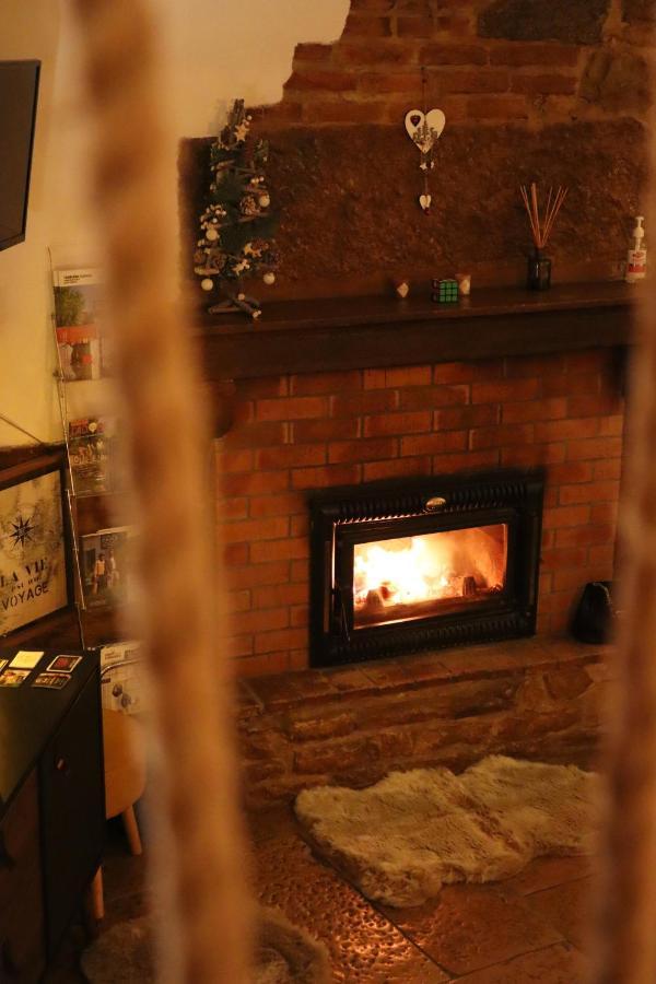 Gîte Le 16, Sous Les Trémières Fleurey-sur-Ouche Esterno foto