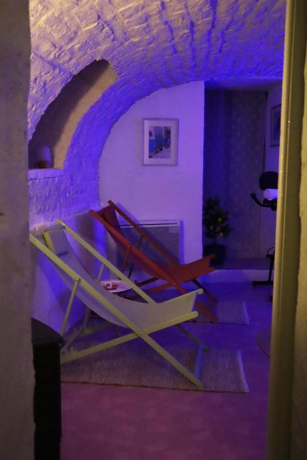 Gîte Le 16, Sous Les Trémières Fleurey-sur-Ouche Esterno foto